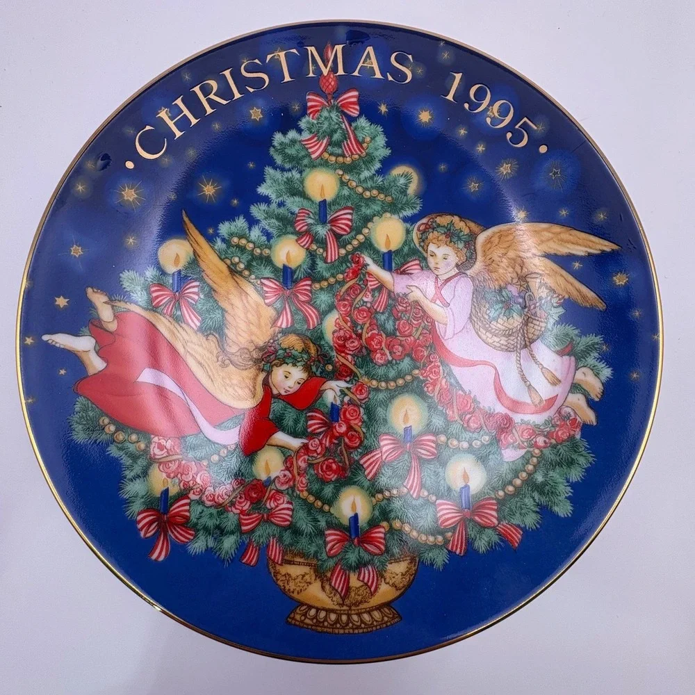 Avon 1995 Christmas Plate 